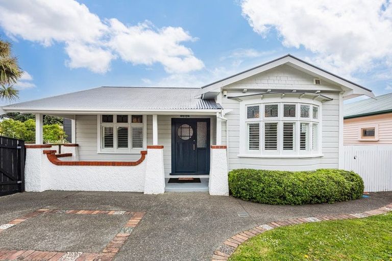 Photo of property in 108 Clyde Street, Island Bay, Wellington, 6023