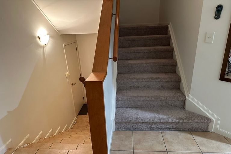 Photo of property in 52 Bronzewing Terrace, Unsworth Heights, Auckland, 0632