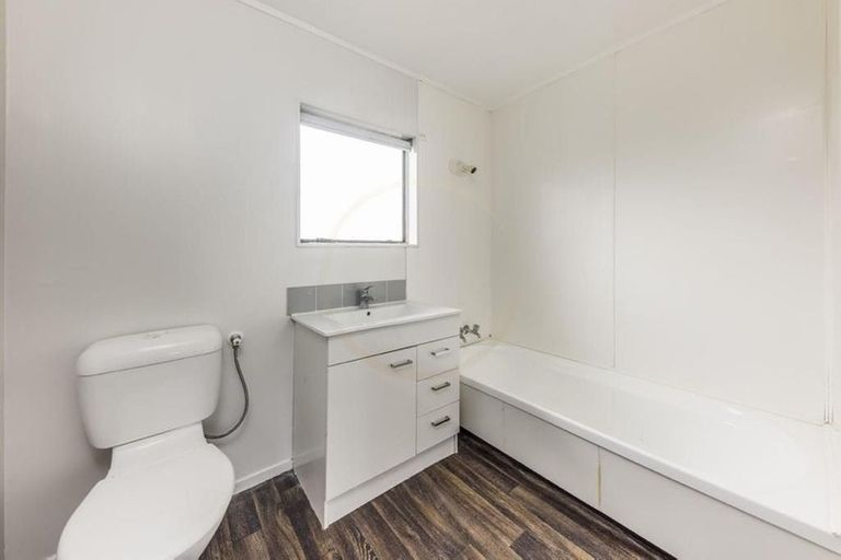 Photo of property in 2/114 Finlayson Avenue, Clendon Park, Auckland, 2103