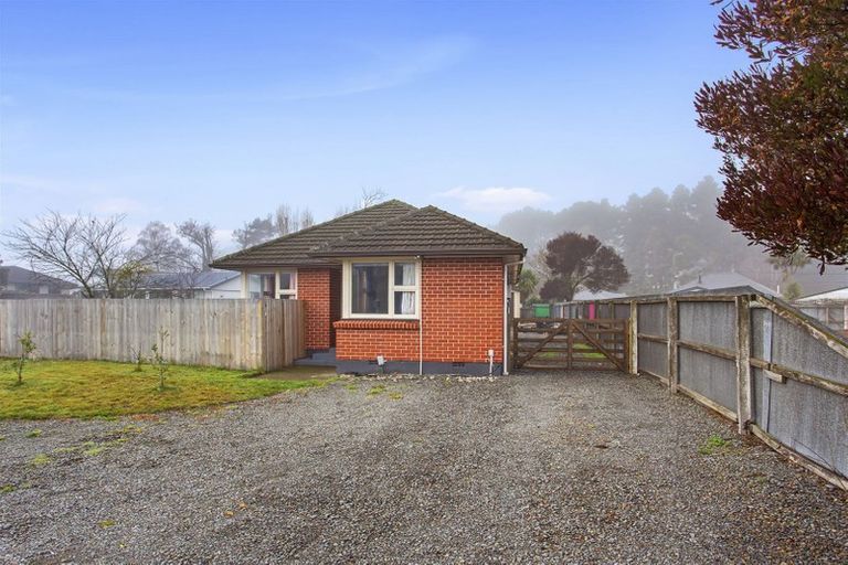 Photo of property in 14 Winnipeg Place, Wainoni, Christchurch, 8061