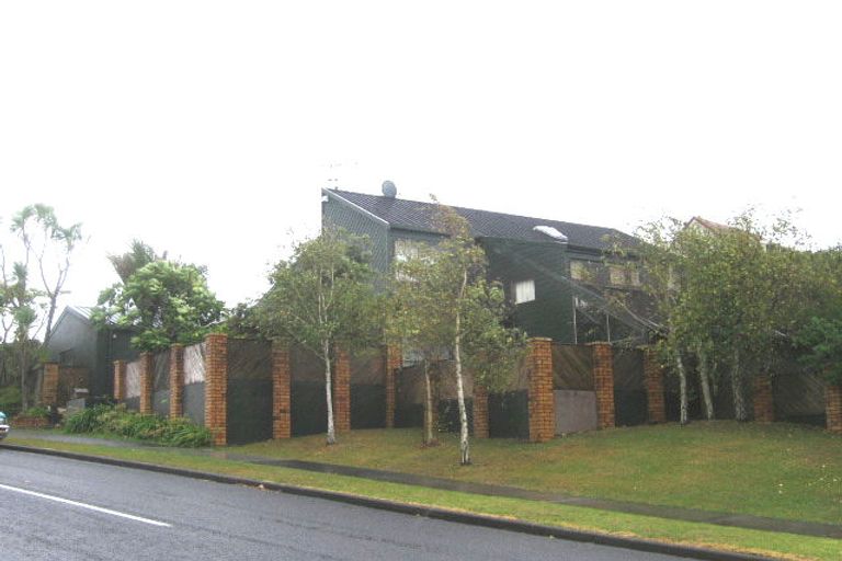 Photo of property in 17 Harper Street, Chatswood, Auckland, 0626