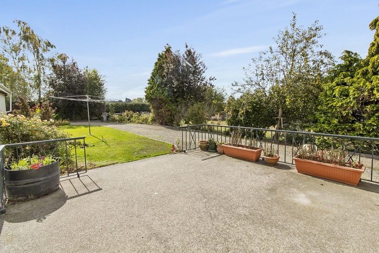 Photo of property in 60 Timaru Road, Waimate, 7924