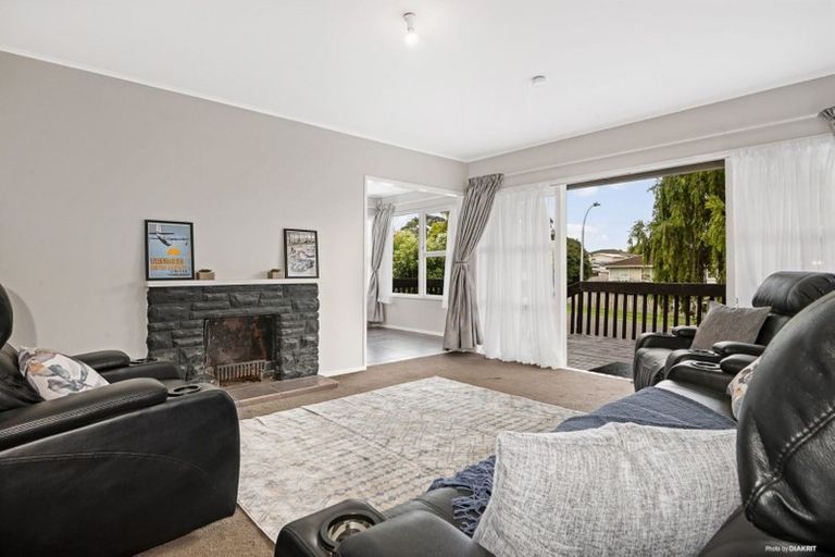 Photo of property in 4 Rainbow Place, Wattle Downs, Auckland, 2103