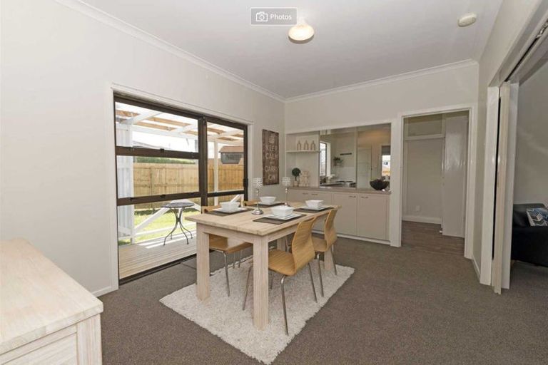 Photo of property in 1/23 Luckens Road, West Harbour, Auckland, 0618