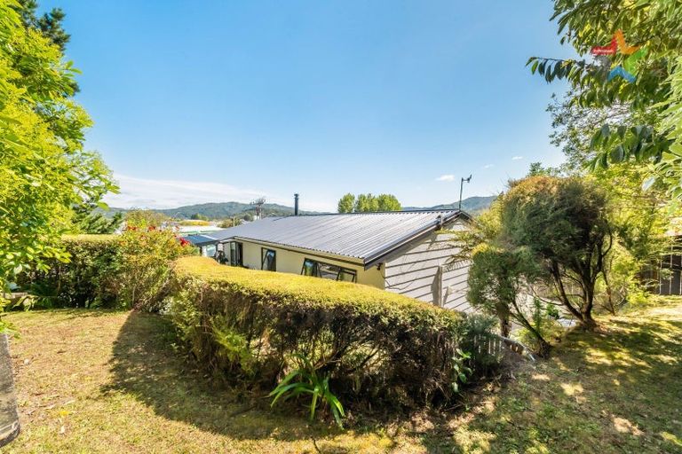 Photo of property in 3 Fraser Street, Wainuiomata, Lower Hutt, 5014