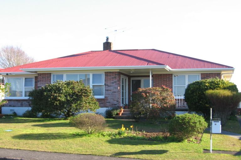Photo of property in 12 Renwick Street, Papakura, 2110