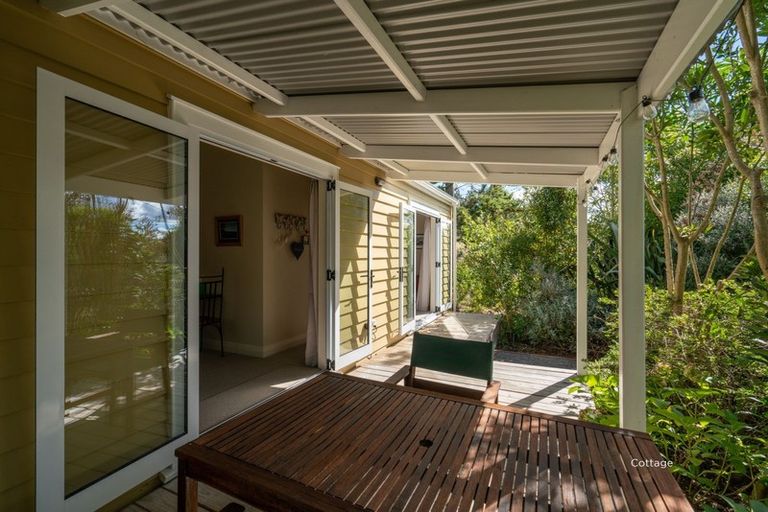 Photo of property in 8 Ramsay Drive, Acacia Bay, Taupo, 3385