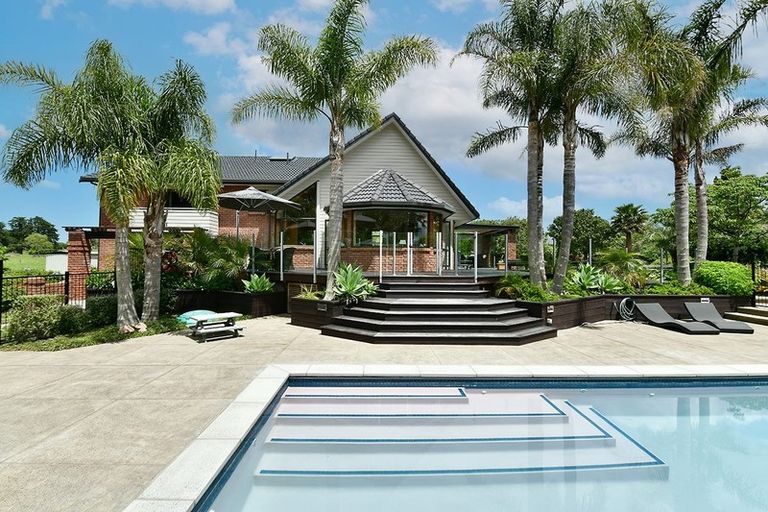 Photo of property in 155 Taupaki Road, Taupaki, Henderson, 0782