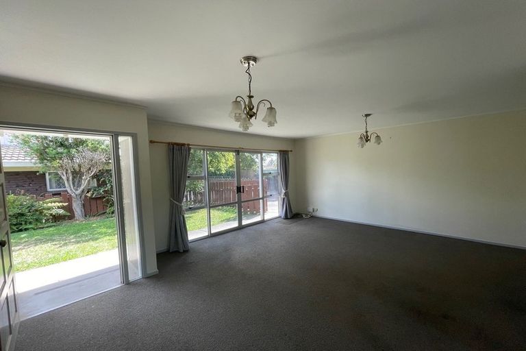Photo of property in 2/8 Parera Place, Papatoetoe, Auckland, 2025