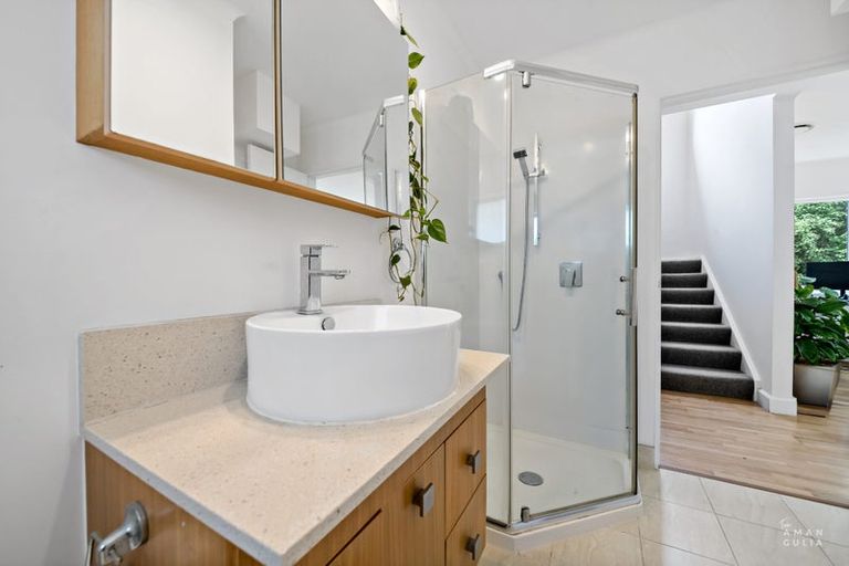 Photo of property in 82e Verbena Road, Birkdale, Auckland, 0626