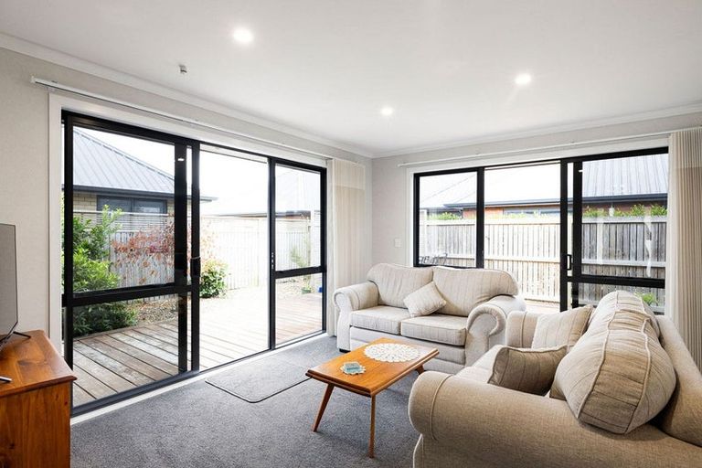 Photo of property in 5 Clifford Close, Leamington, Cambridge, 3432