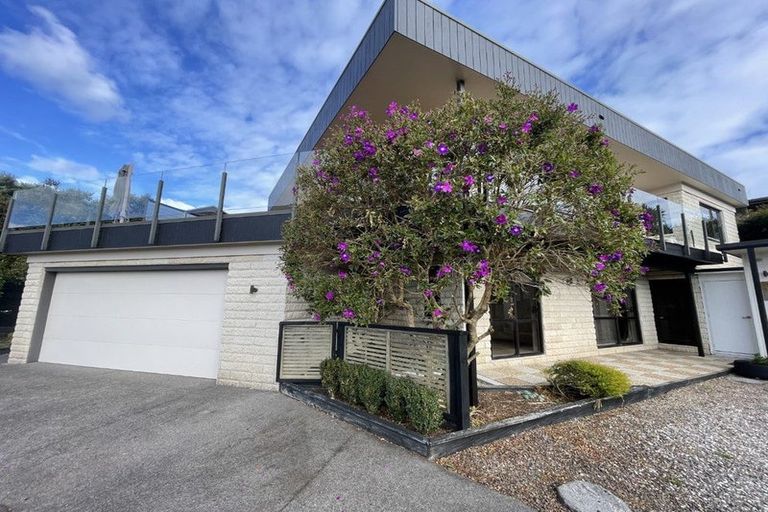 Photo of property in 8a Taumata Road, Castor Bay, Auckland, 0620