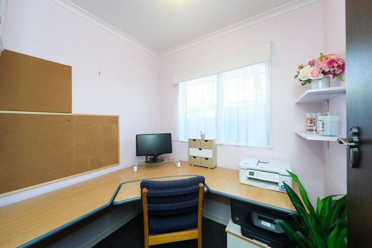 Photo of property in 44 Pencarrow Street, Highbury, Palmerston North, 4412