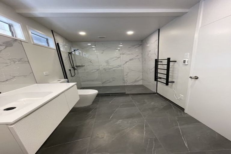 Photo of property in 1/37 Gretel Place, Hillcrest, Auckland, 0627