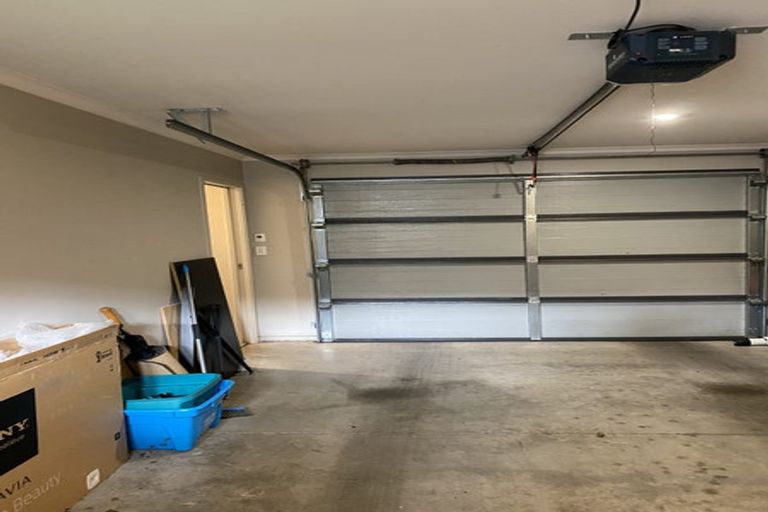 Photo of property in 30 Nielsen Gardens, Rototuna, Hamilton, 3210