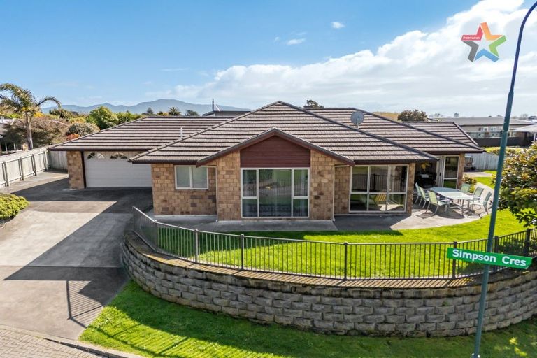 Photo of property in 27 Simpson Crescent, Raumati Beach, Paraparaumu, 5032