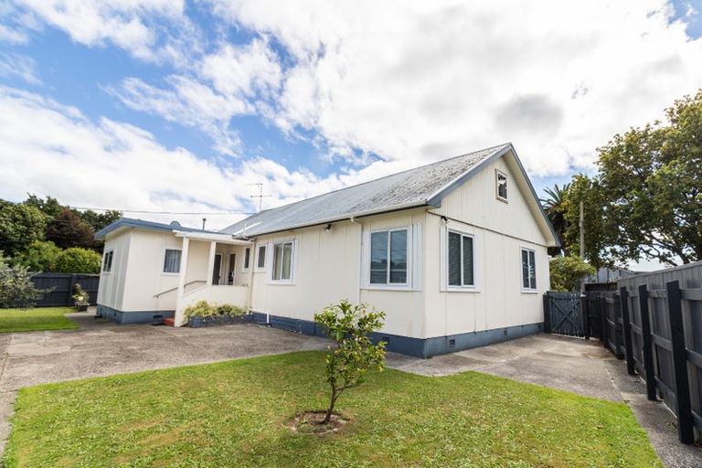 Photo of property in 124 Naenae Road, Naenae, Lower Hutt, 5011