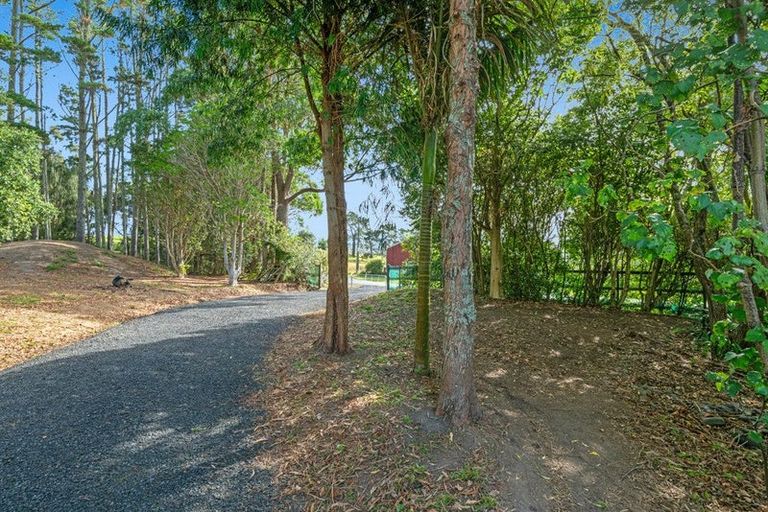 Photo of property in 1688 South Head Road, South Head, Helensville, 0874