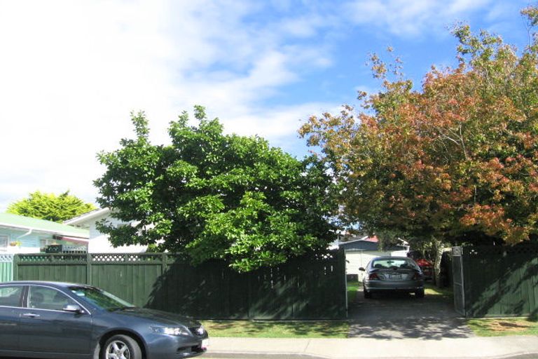 Photo of property in 43 Oregon Drive, Maoribank, Upper Hutt, 5018