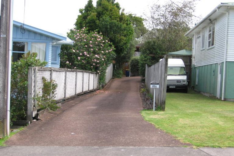 Photo of property in 1/10 Varlene Terrace, Forrest Hill, Auckland, 0620