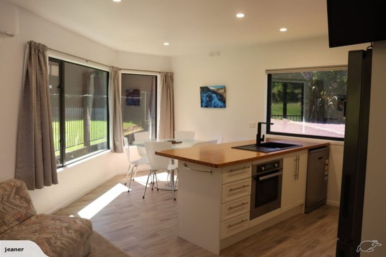 Photo of property in 2 Park Avenue Mews, Ohakune, 4625