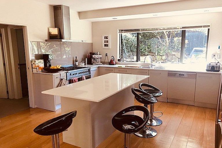 Photo of property in 90a Braemar Road, Castor Bay, Auckland, 0620