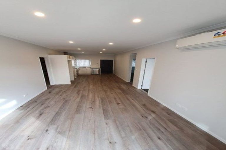 Photo of property in 61d Wellington Street, Pukekohe, 2120