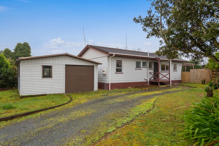 Photo of property in 2 Dale Place, St Andrews, Hamilton, 3200