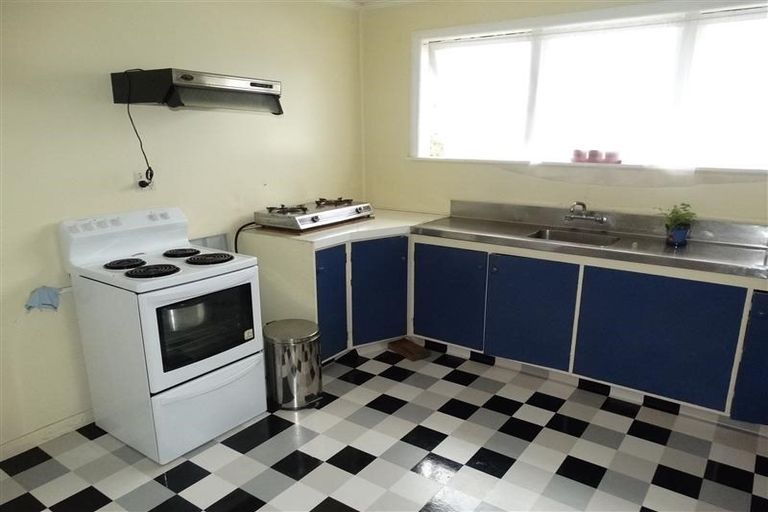 Photo of property in 2/17 Denver Avenue, Sunnyvale, Auckland, 0612