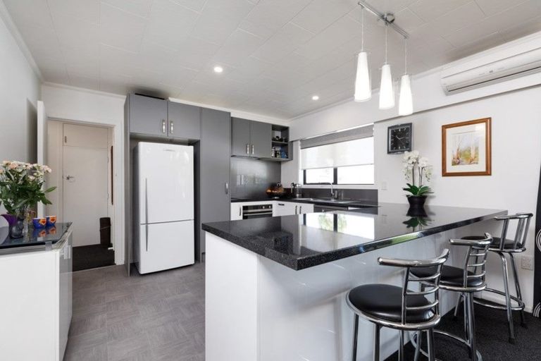 Photo of property in 2 Magnolia Drive, Westown, New Plymouth, 4310