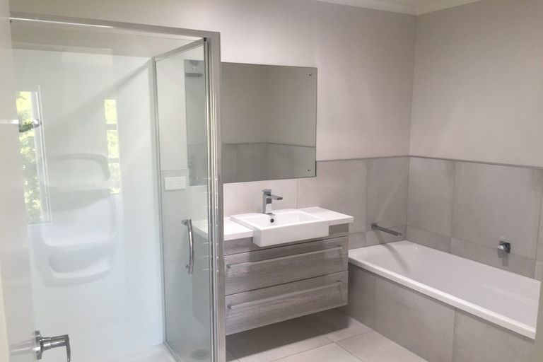 Photo of property in 2 Riviera Drive, Flat Bush, Auckland, 2019