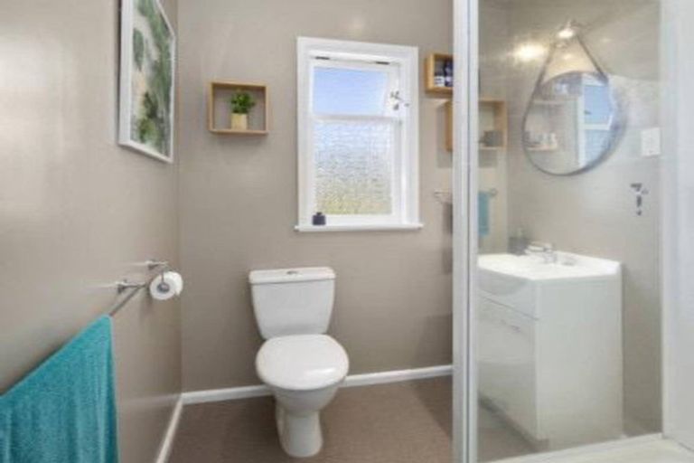 Photo of property in 20a Ludlam Crescent, Woburn, Lower Hutt, 5010