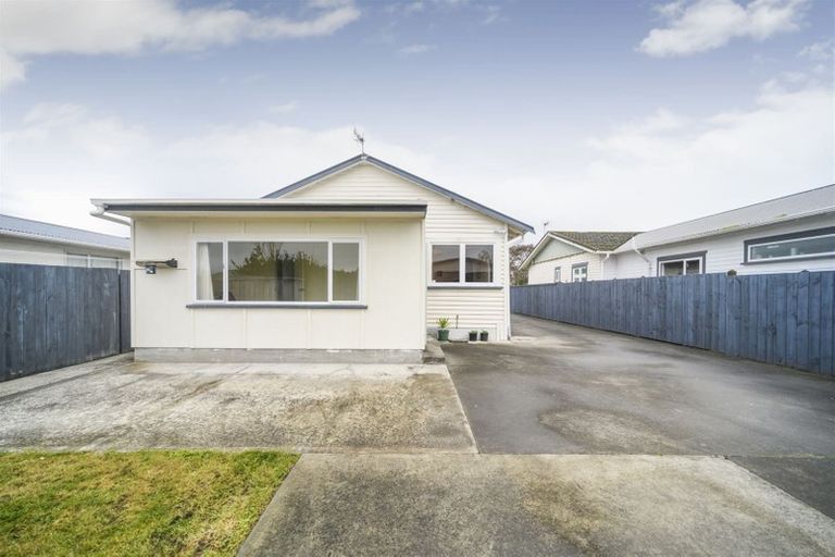 Photo of property in 99 Shamrock Street, Takaro, Palmerston North, 4412