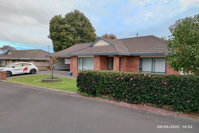 Photo of property in 25j Youngs Road, Papakura, 2110