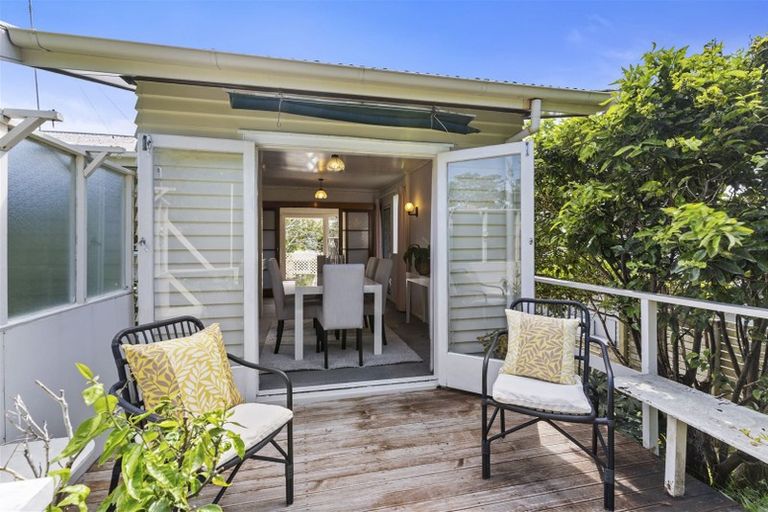 Photo of property in 7 Lyford Crescent, Sunnynook, Auckland, 0620