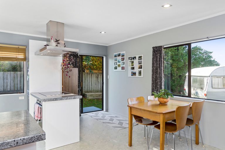 Photo of property in 4b Kimber Grove, Papamoa Beach, Papamoa, 3118