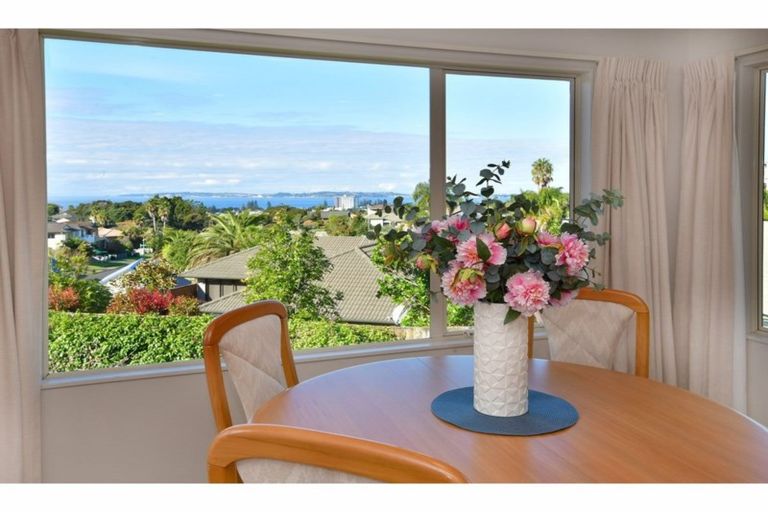 Photo of property in 4 Astor Place, Orewa, 0931