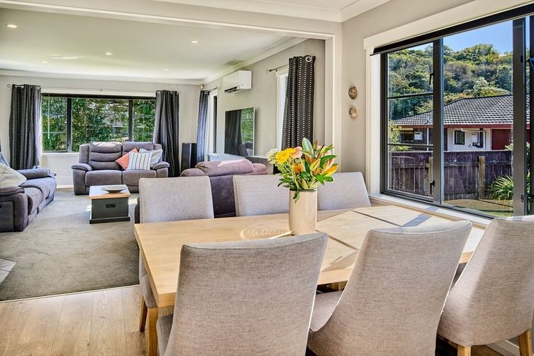 Photo of property in 280 Main Road, Tawa, Wellington, 5028