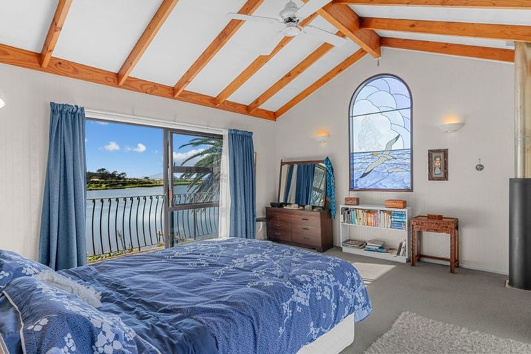 Photo of property in 16 Riverview Place, Waipu, 0582