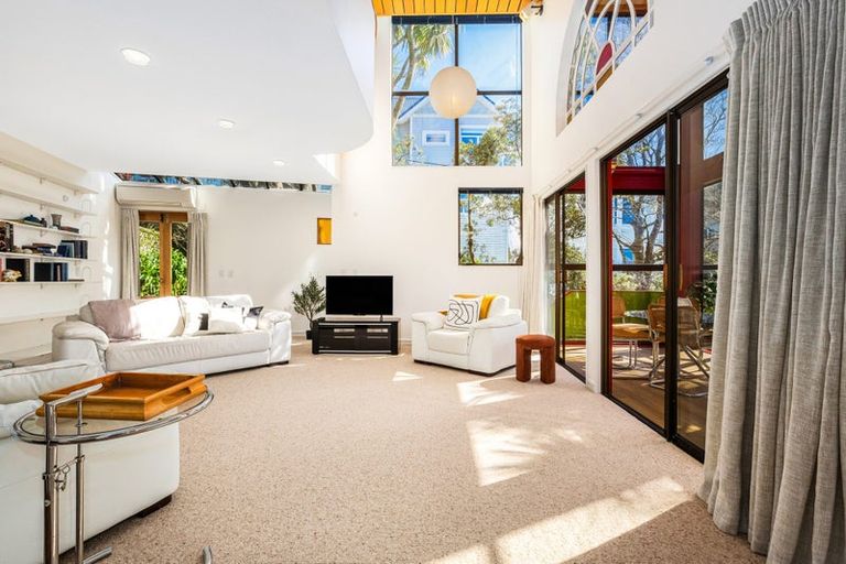 Photo of property in 26 Glasgow Street, Kelburn, Wellington, 6012