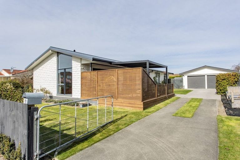 Photo of property in 7 Beeston Place, Redwood, Christchurch, 8051