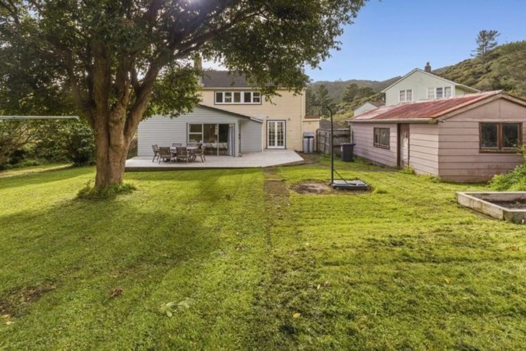 Photo of property in 12 Boyd Grove, Naenae, Lower Hutt, 5011