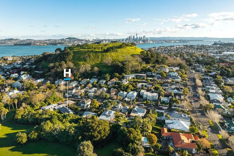 Photo of property in 58 Church Street, Devonport, Auckland, 0624