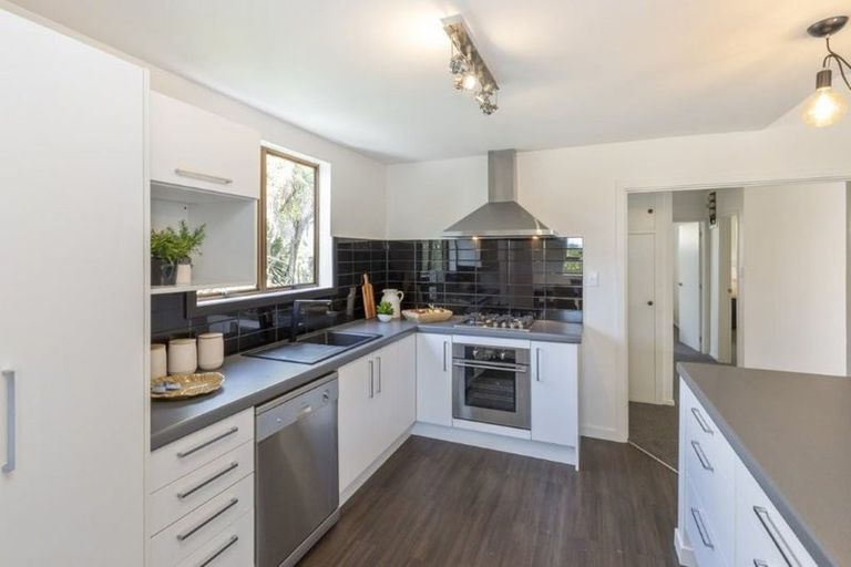 Photo of property in 11a Lombard Place, Avonhead, Christchurch, 8042