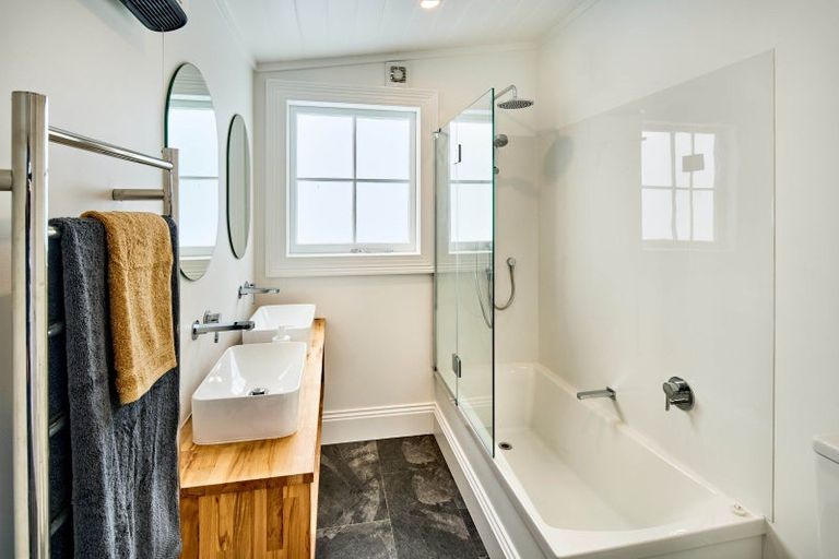 Photo of property in 237 Main Road, Tawa, Wellington, 5028