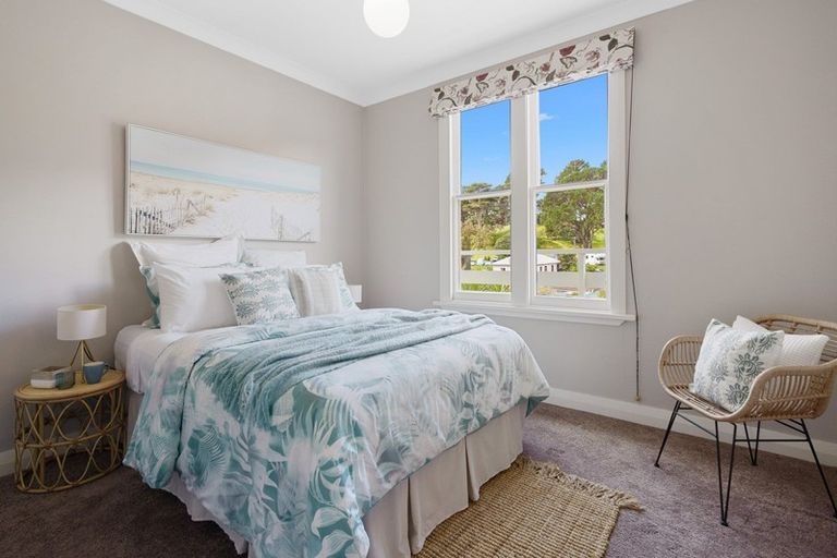 Photo of property in 36 Edinburgh Terrace, Berhampore, Wellington, 6023