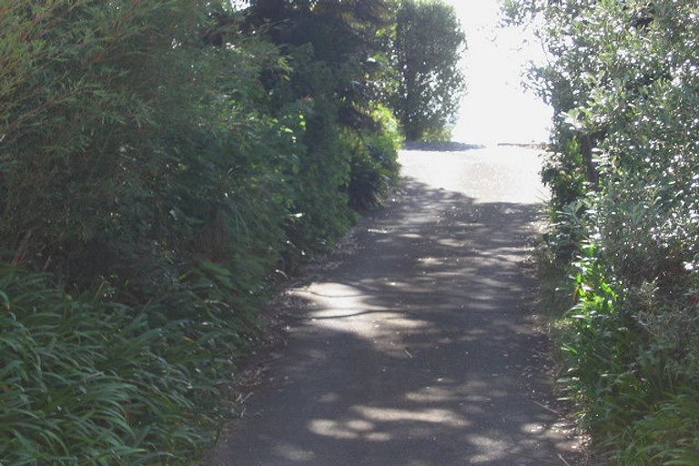 Photo of property in 12 The Esplanade, Castor Bay, Auckland, 0620