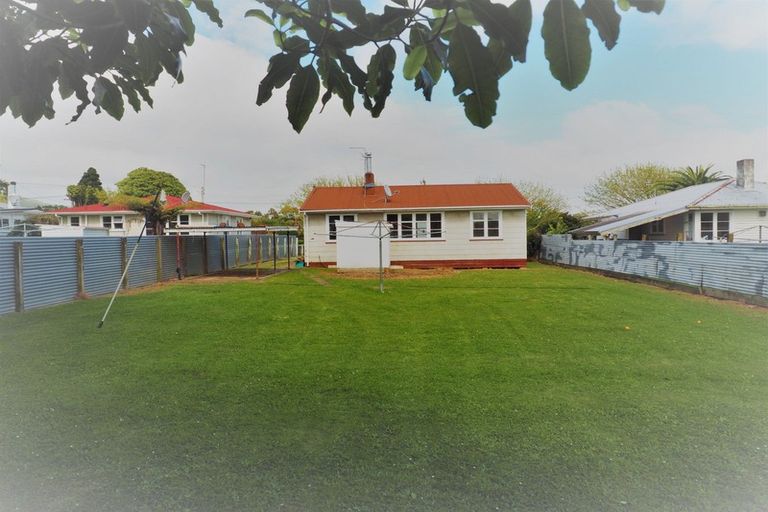 Photo of property in 61 Stout Street, Shannon, 4821