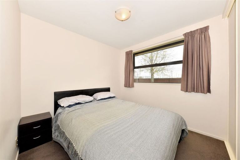 Photo of property in 27 Roberts Road, Hei Hei, Christchurch, 8042