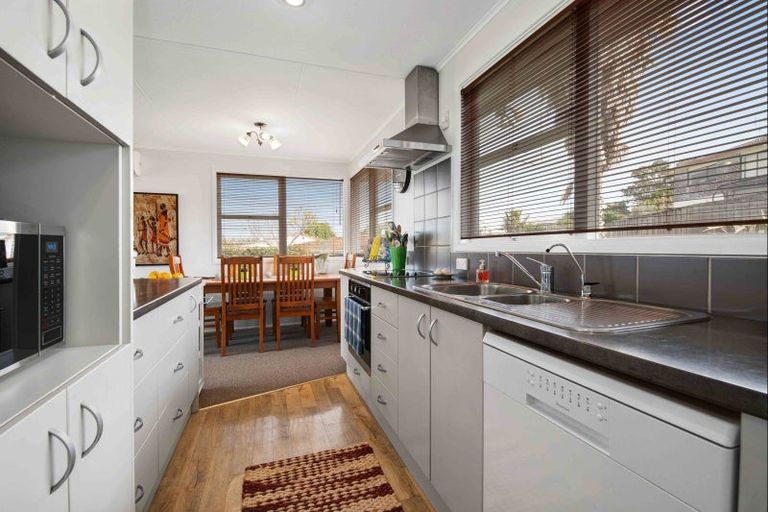 Photo of property in 211 Hibiscus Coast Highway, Red Beach, 0932